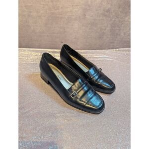 Soft style black slipon hush puppies size 7